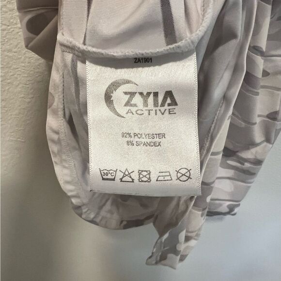 ZYIA Tank Top Size Medium - Picture 4 of 8